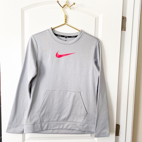Nike Sweaters - Nike Sweat Shirt